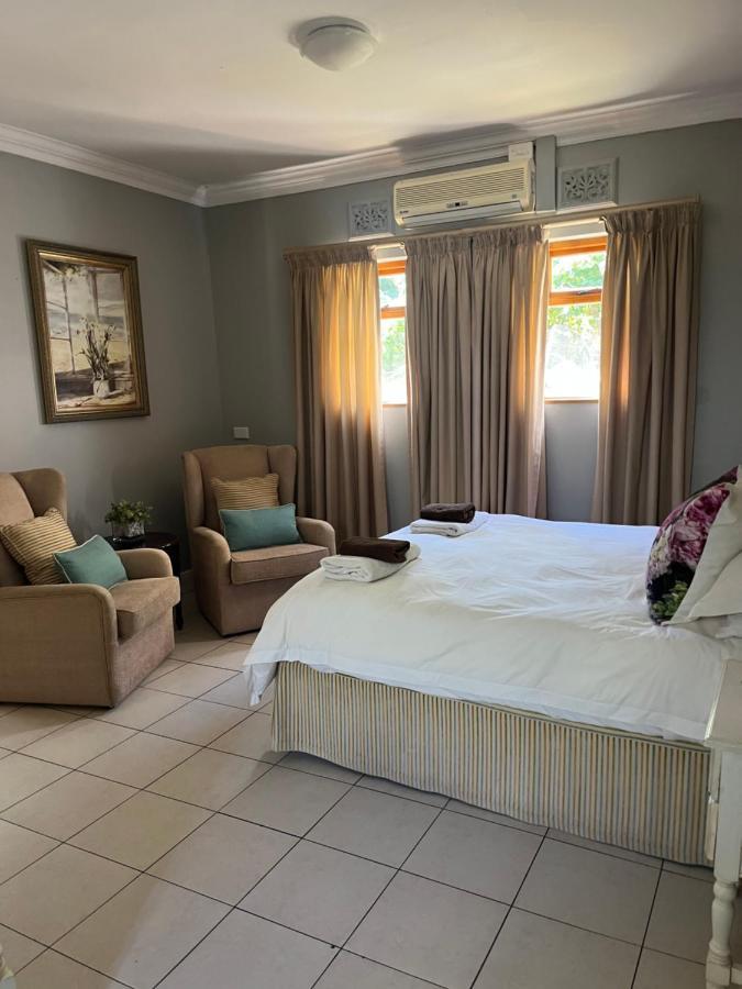 The Vic 1906 Self Catering Units Appartement Montagu Buitenkant foto