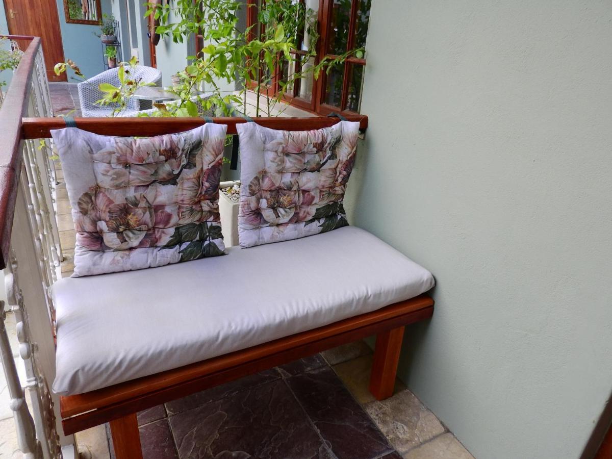 The Vic 1906 Self Catering Units Appartement Montagu Buitenkant foto